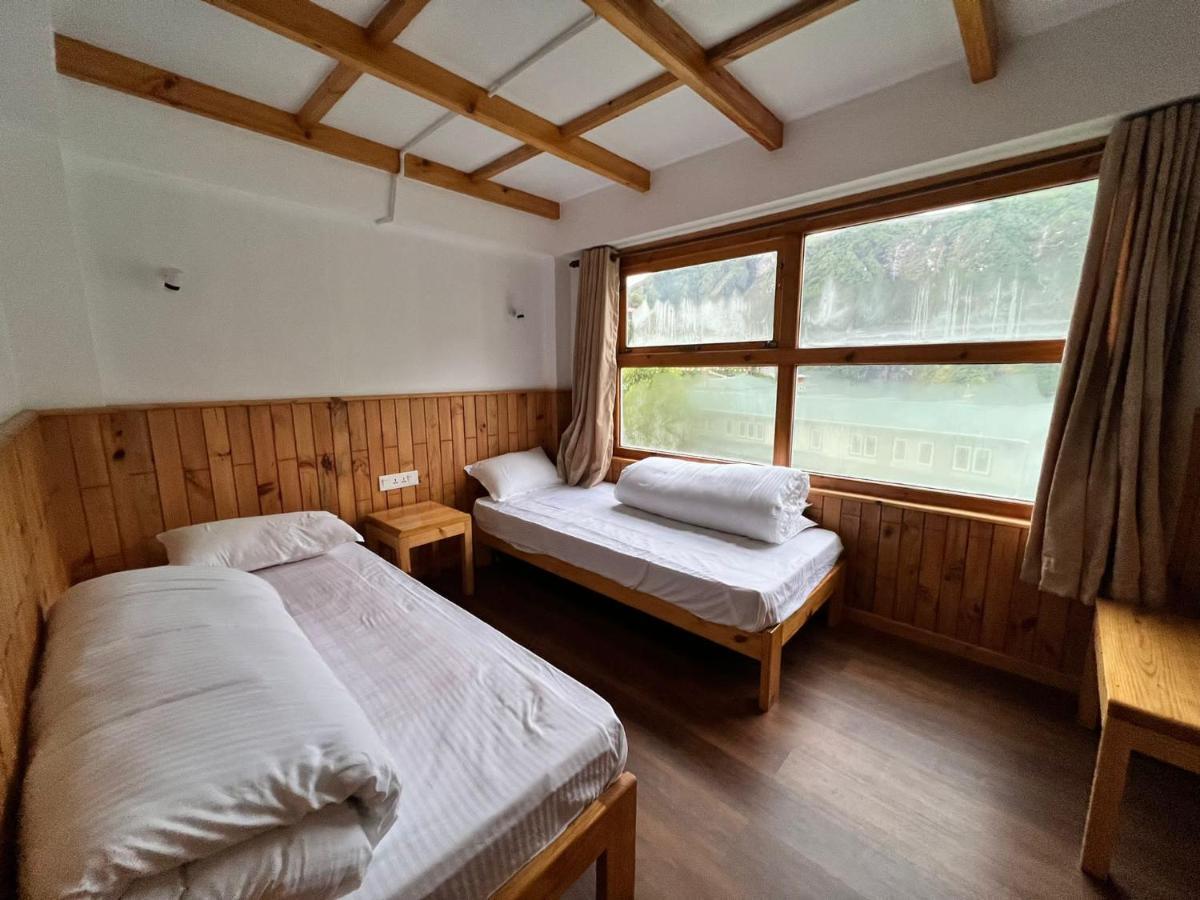 נמצ'ה Hotel Camp De Base מראה חיצוני תמונה
